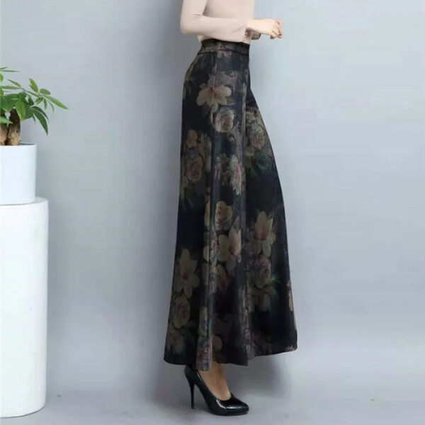Women's Fashionable Printed Cropped Wide-leg Pants - Image 6
