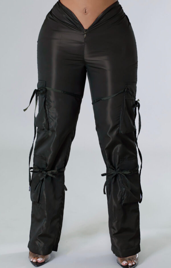 Women's Zipper Closure Strap Solid Color Green Casual Trousers - Image 8