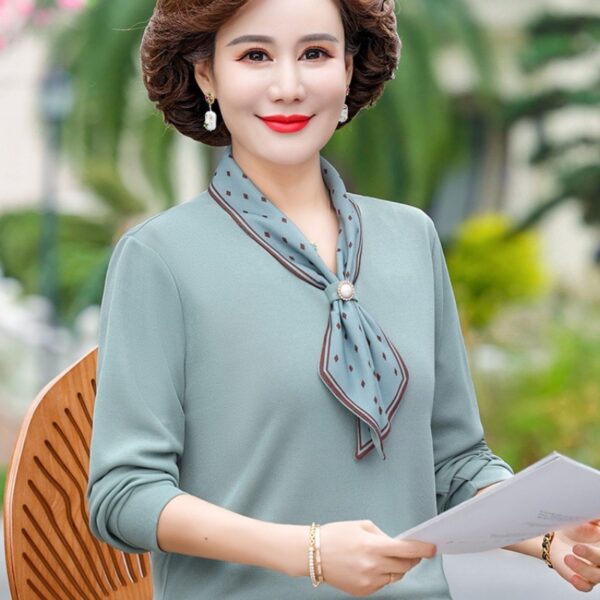 Middle-aged And Elderly Women's Clothing Spring And Autumn Top Fashion Bottoming Shirt - Image 4