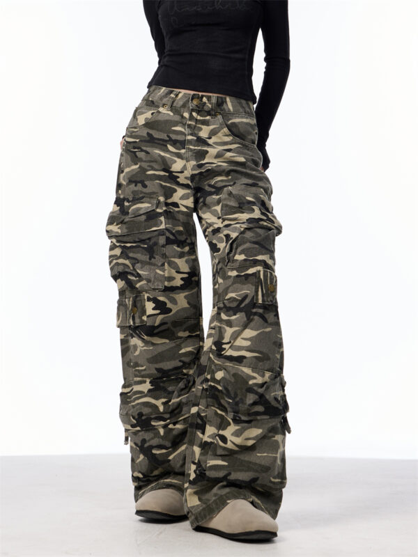 Retro Design Camouflage Cargo Pants Women - Image 3